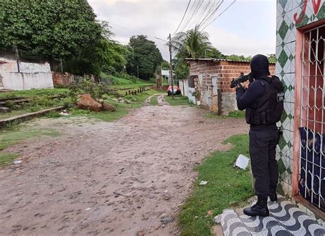 Polícia prende suspeito de tráfico de drogas e apreende cocaína em