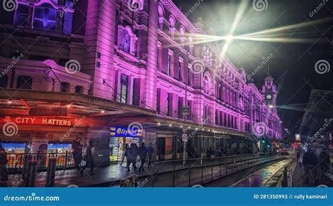 Flinders street station editorial stock photo. Image of downtown - 281350993