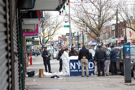 Man Stabs Two In Queens Then Drives Into Their Helpers Police Say