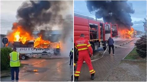 VIDEO Un autocar cu 30 de elevi a luat foc în mers pe un drum din