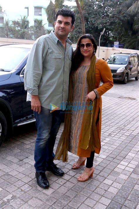 Vidya Balan Snapped With Her Husband Siddharth Roy Kapur At PVR Juhu