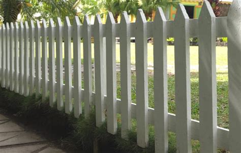 Time To Paint Your Fence - Texas Paint and Supply Dallas