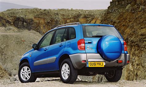 Toyota RAV4 (2000) - picture 9 of 18