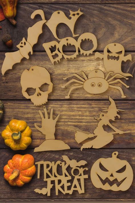 Wooden Halloween Decoration Set - Spooky Wall Hanging Shape