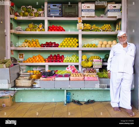 Fruit Shop Mumbai India Hi Res Stock Photography And Images Alamy