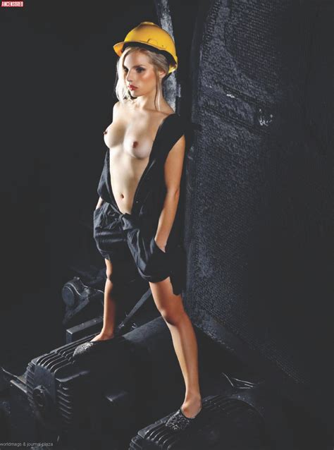 Playboy Magazine Croatia nude pics página