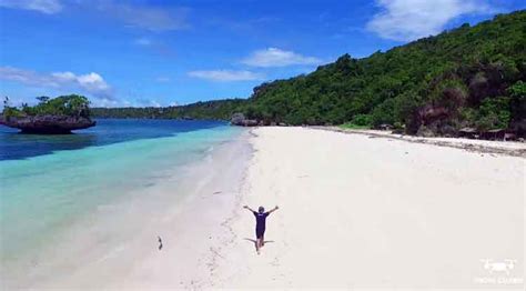 Pantai Susso Yang Indah Di Luwu Timur Provinsi Sulawesi Selatan