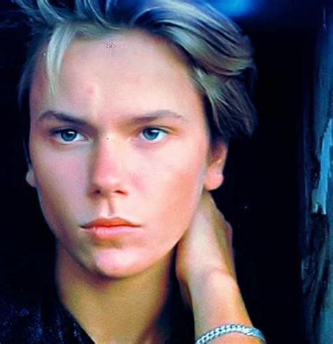 55 best images about River Phoenix Style on Pinterest | My own private ...