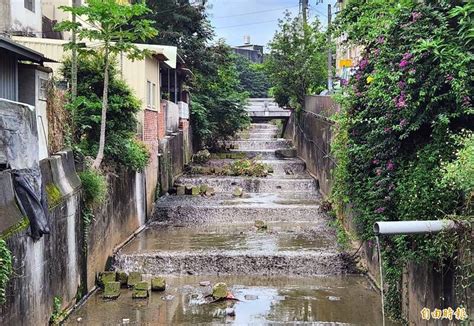 颱風？南投驚見「泡泡河」 居民質疑偷排廢水 生活 自由時報電子報