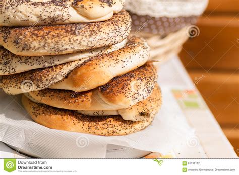 Бейгл с стогом маковых семенен Стоковое Фото - изображение ...