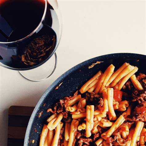 Five Quintessential Red Wine and Food Pairings, and Why They Work ...