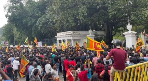 Sri Lanka Crisis Angry Protesters Storm Presidential Palace Set Pms