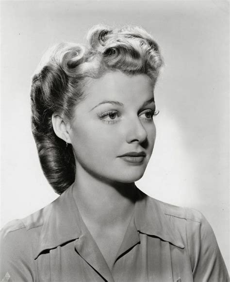 Victory Rolls The Hairstyle That Defined The 1940s Women S Hairdo