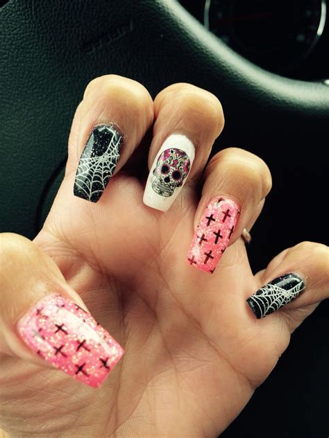 Sugar Skull Nail Art Diadelosmuertos Skull Nails Sugar Skull Nails