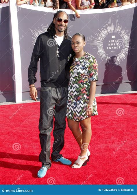 Snoop Dogg and Cori Broadus Editorial Image - Image of redcarpet ...