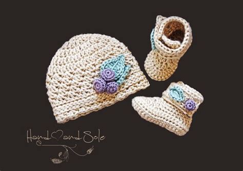 Crochet A Pair Of Elf Booties For The Holidays For Yourself Or Someone