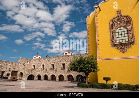 La Fachada De La Capilla De Aranzazu Y Convento De San Francisco En La