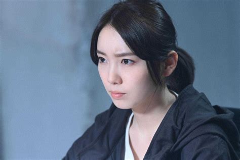 【写真 25枚】読売テレビ提供 オクトー～感情捜査官 心野朱梨～：第4話 “朱梨”飯豊まりえ、“看護師”徳永えりを取り調べ