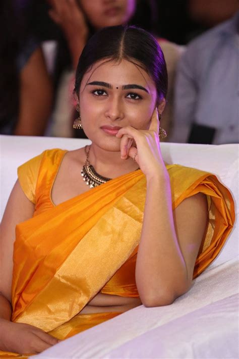 Celebrity Pics Shalini Pandey In Saree