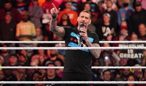 Cm Punk Mantém Postura Respeitosa Nos Bastidores Do Wwe Raw