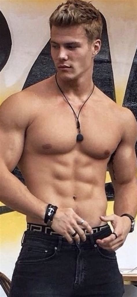 Hot Dudes 30 December 2022 Hot Guys