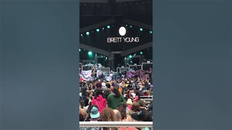 You Aint Here To Kiss Me Brett Young Jones Beach 7 14 17 Youtube