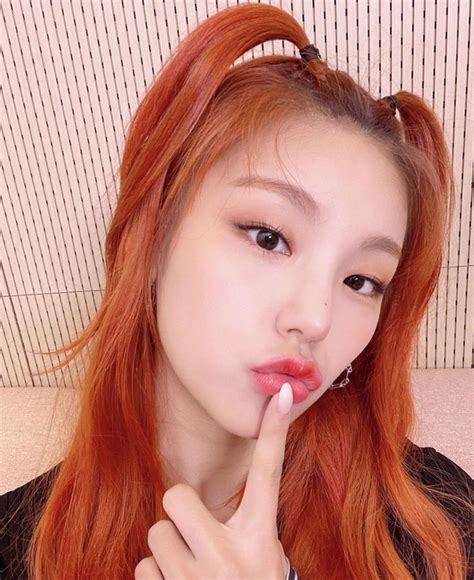 Yeji Pics On Twitter In 2021 Itzy Orange Hair Kpop Girls