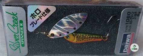 Купить Daiwa Silver Creek Spinner R 1060 цвет Holo Green по цене 900 руб