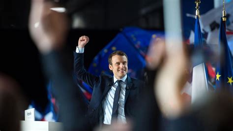 Emmanuel Macron Dévoile Son Slogan Et Son Affiche De Campagne Le Soir