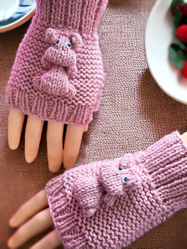 Ravelry Hippo Fingerless Gloves Pattern By Janis Frank