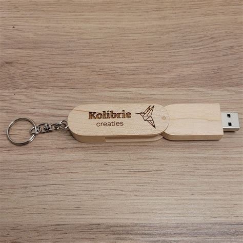 Houten USB Stick Gegraveerd Kolibrie Creaties