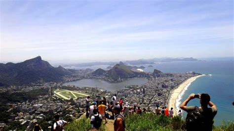 R O Caminata Por La Colina De Los Dos Hermanos Y La Favela De Vidigal