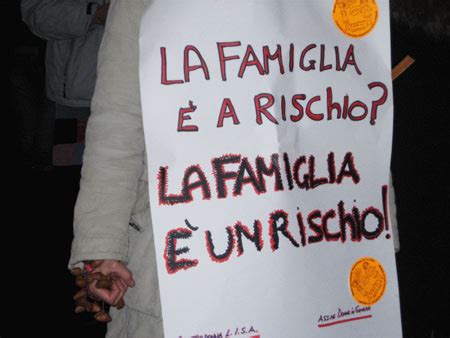 Sedicenne Rivela Al Padre Di Essere Gay E Lui Lo Picchia Gay It