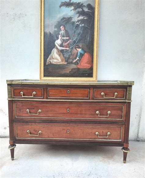 Proantic Commode d époque Louis XVI en acajou XVIIIème