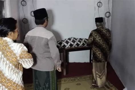 Jatuh Dari Pohon Kelapa Mbah Sugito Meninggal Dunia Radar Jogja