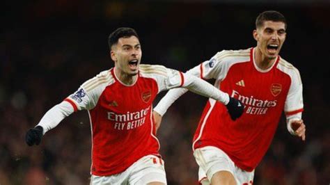 Arsenal Conquista Vit Ria Sobre O Liverpool E Entra Na Briga Pela Lideran A