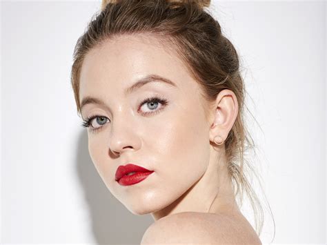 1920x1440 Resolution Sydney Sweeney Face 2020 1920x1440 Resolution