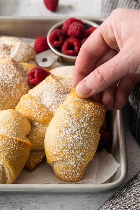 Raspberry Cream Cheese Crescent Rolls The Cheese Knees