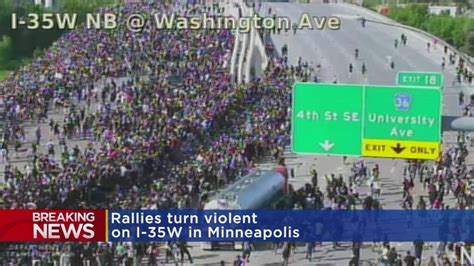 Breaking Semi Truck Appears To Drive Through Protest Marchers On I 35w