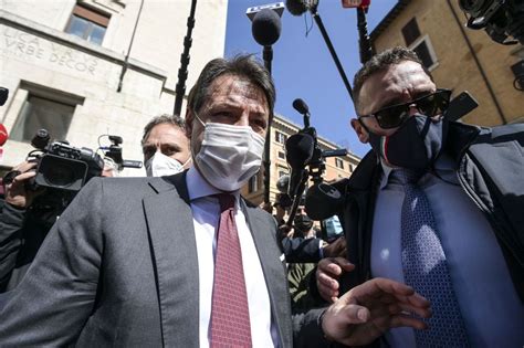 M5s Conte “rousseau Fornisca I Dati Degli Iscritti”