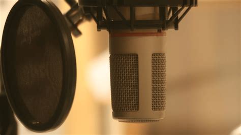 comprehensive guide  choose  studio microphone