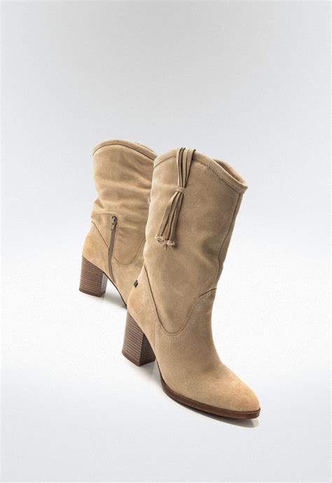 Botas Camperas Mujer Mustang Uma Beige