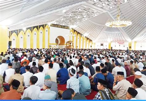 Ribuan Jamaah Padati Masjid Agung Dharmasraya Untuk Sholat Idul Adha