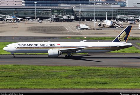 9V SWB Singapore Airlines Boeing 777 312ER Photo By Charlie Chang ID