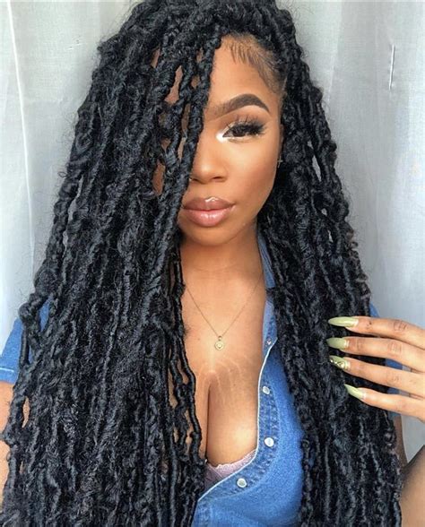 Different Types Of Hair Are Used To Get The Perfect Faux Locs Texture