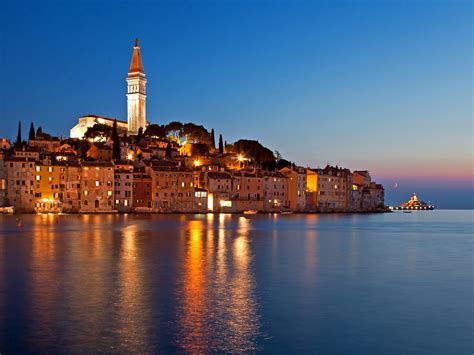 A Breath Taking Sky At The Night In Rovinj Croatia Beach Wallpapers