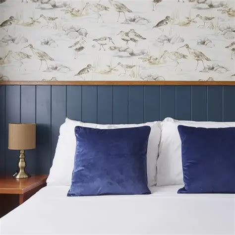 hotels   find   hotels