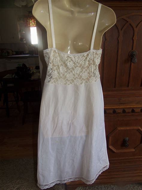 Vintage White Lacy Barbizon Nylon Slip Size 34 Gem