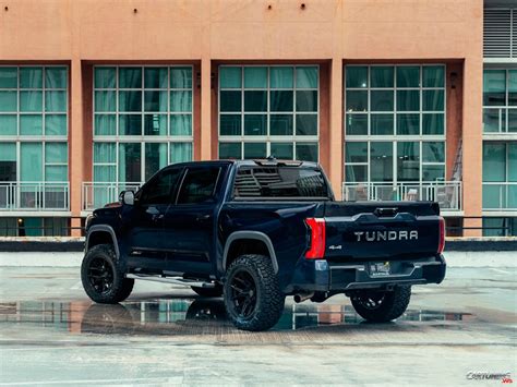 Lifted Toyota Tundra, rear