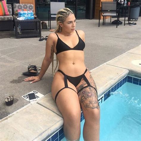 7 Hot Sexy Winter Blanco Bikini Pics